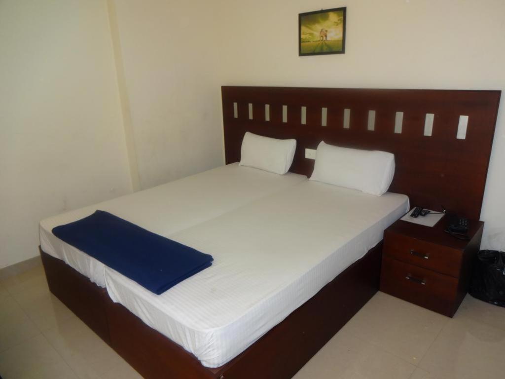 Metro Kochin Business Hotel מראה חיצוני תמונה