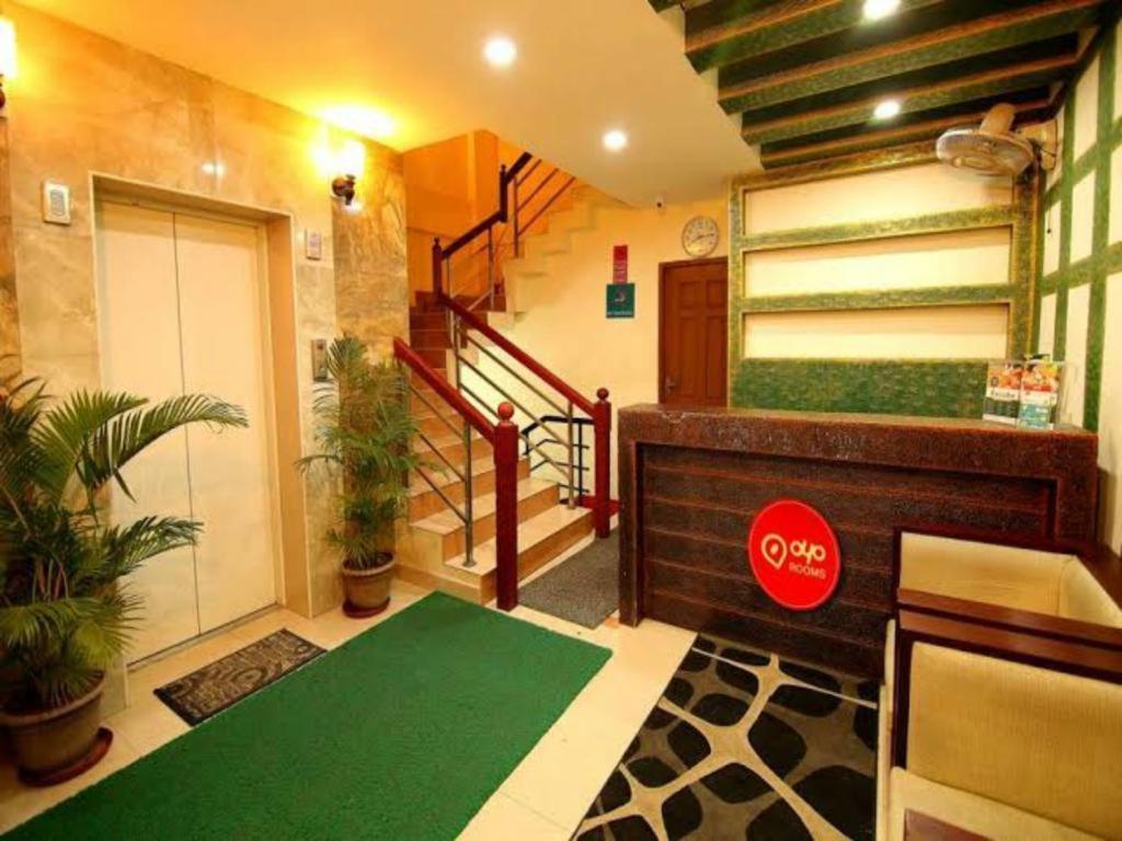 Metro Kochin Business Hotel מראה חיצוני תמונה