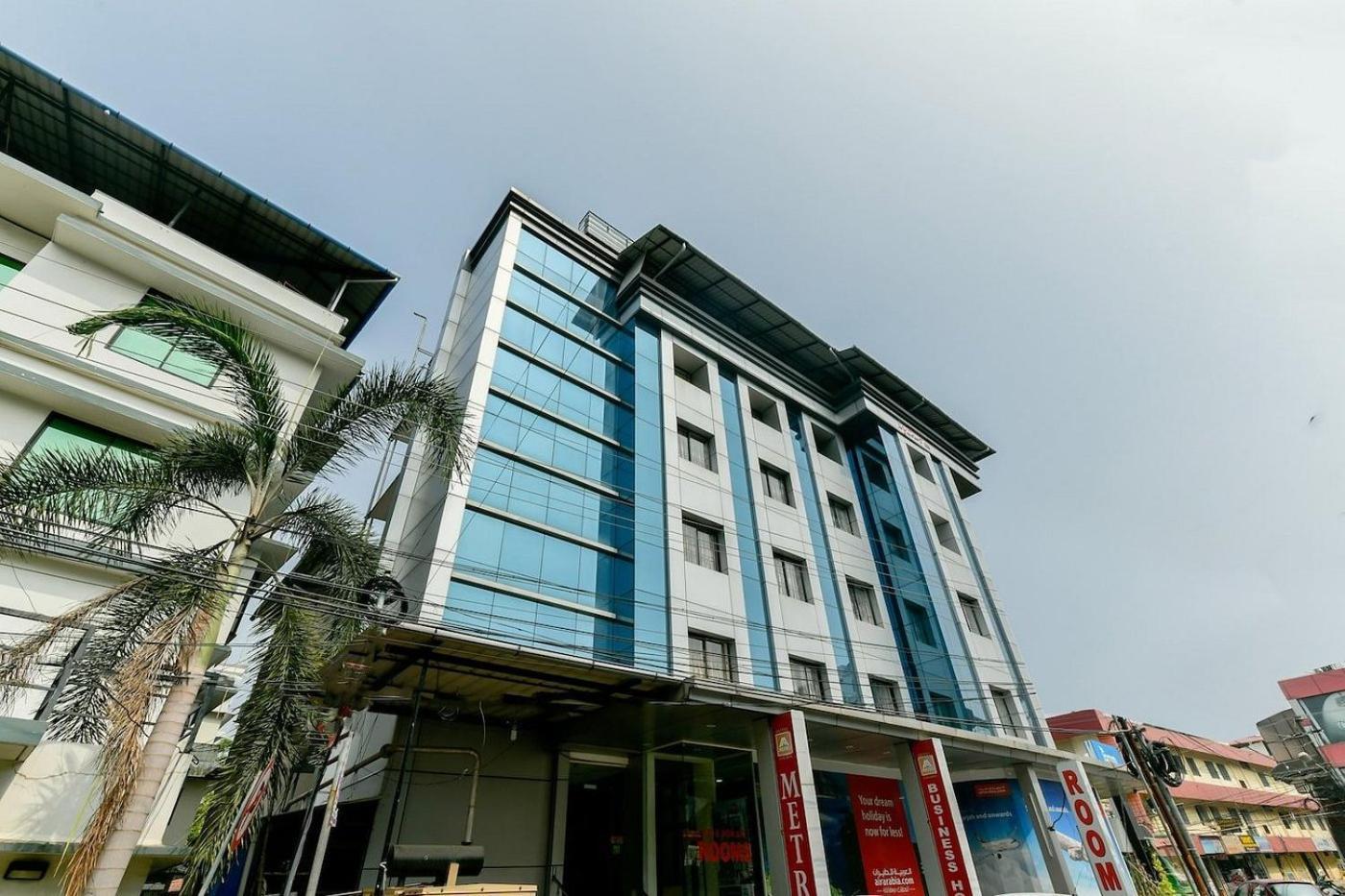 Metro Kochin Business Hotel מראה חיצוני תמונה
