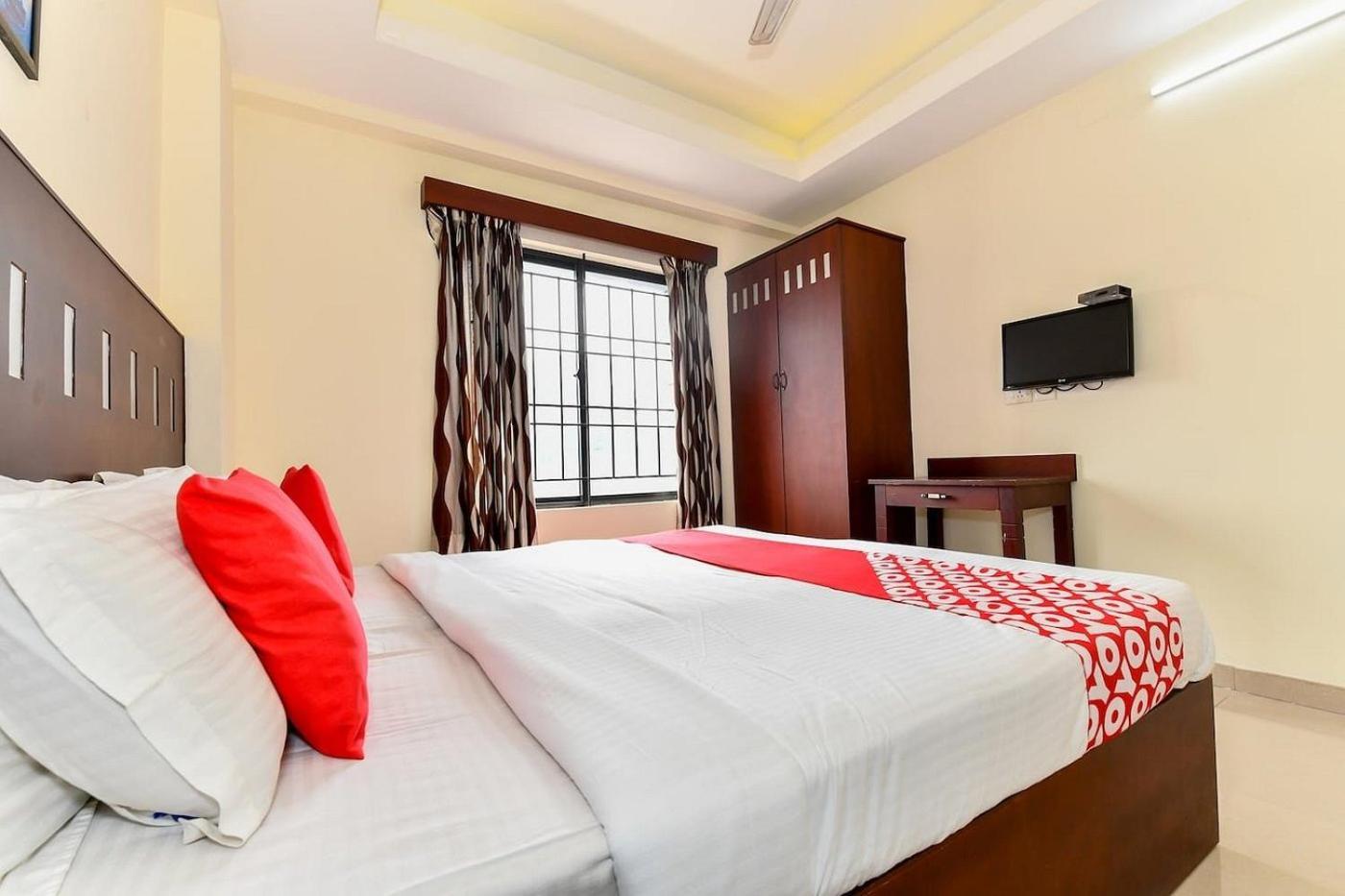 Metro Kochin Business Hotel מראה חיצוני תמונה