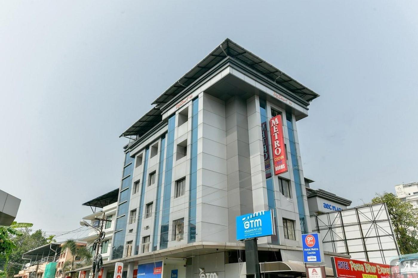 Metro Kochin Business Hotel מראה חיצוני תמונה