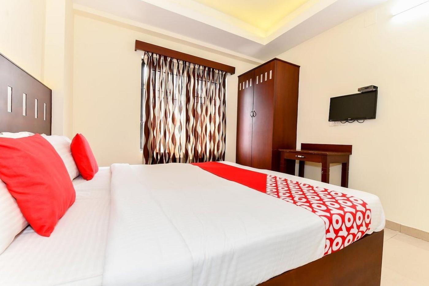 Metro Kochin Business Hotel מראה חיצוני תמונה